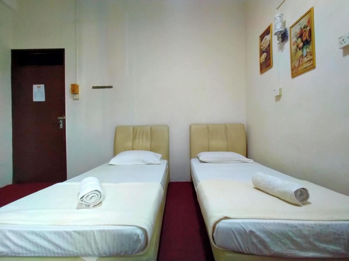 Spot On 89994 Rz Gold Hotel Kuala Kerai Eksteriør billede
