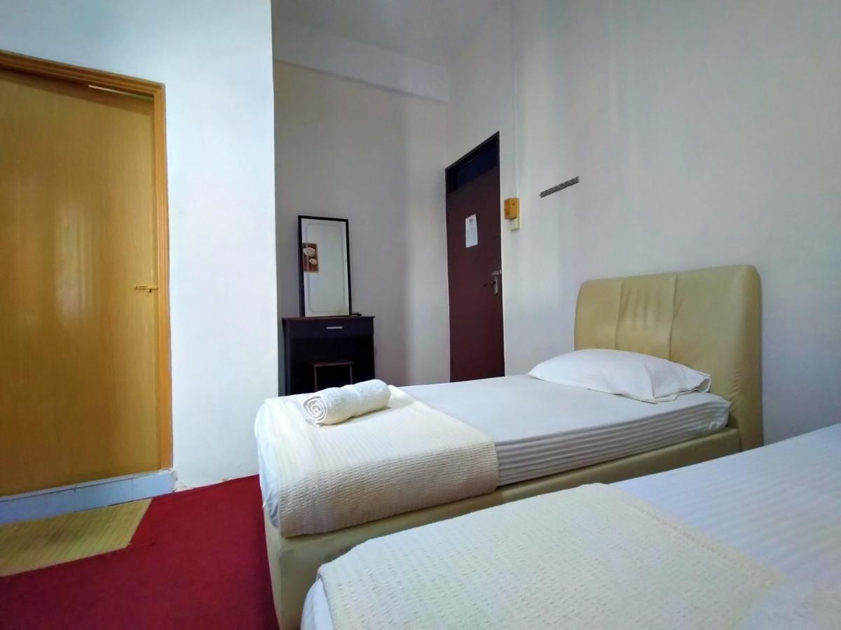Spot On 89994 Rz Gold Hotel Kuala Kerai Eksteriør billede